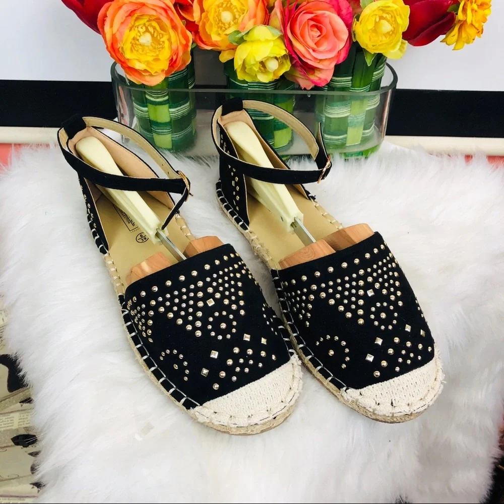 NWOB Truffle Collection studded espadrille‎
